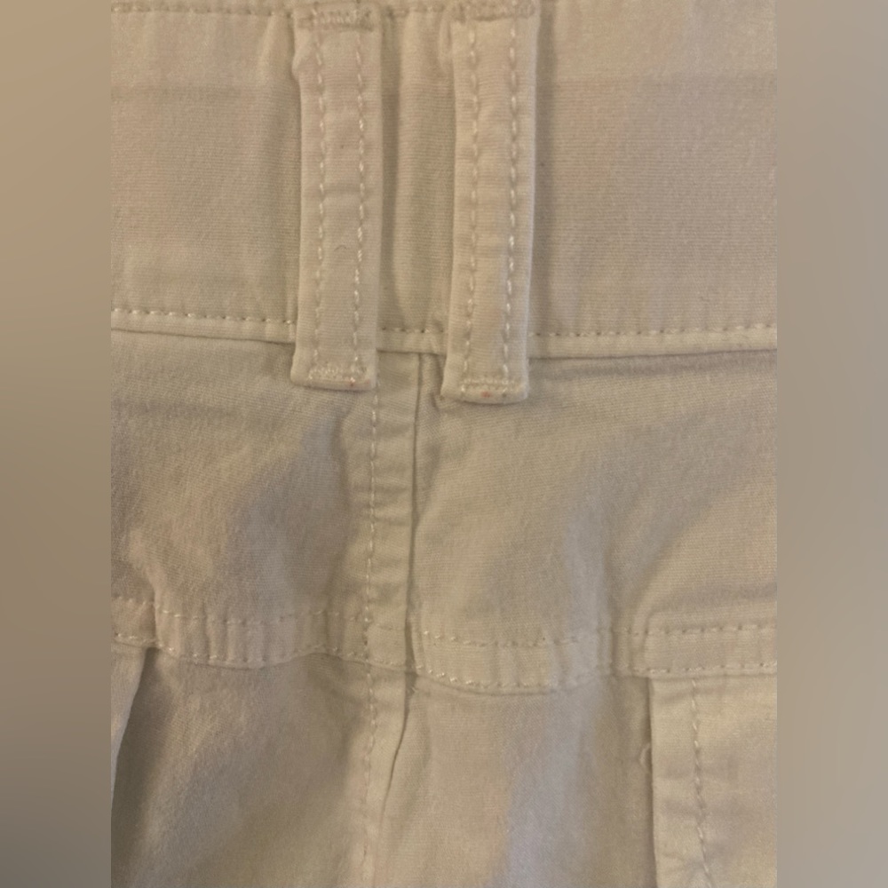 Dockers “khaki goodness inside” White Capri’s - Picture 6 of 11